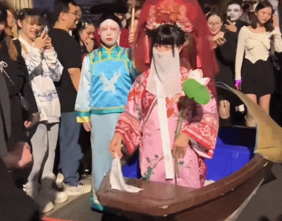 IT界的万圣节参赛选手，COS魔性火爆全网